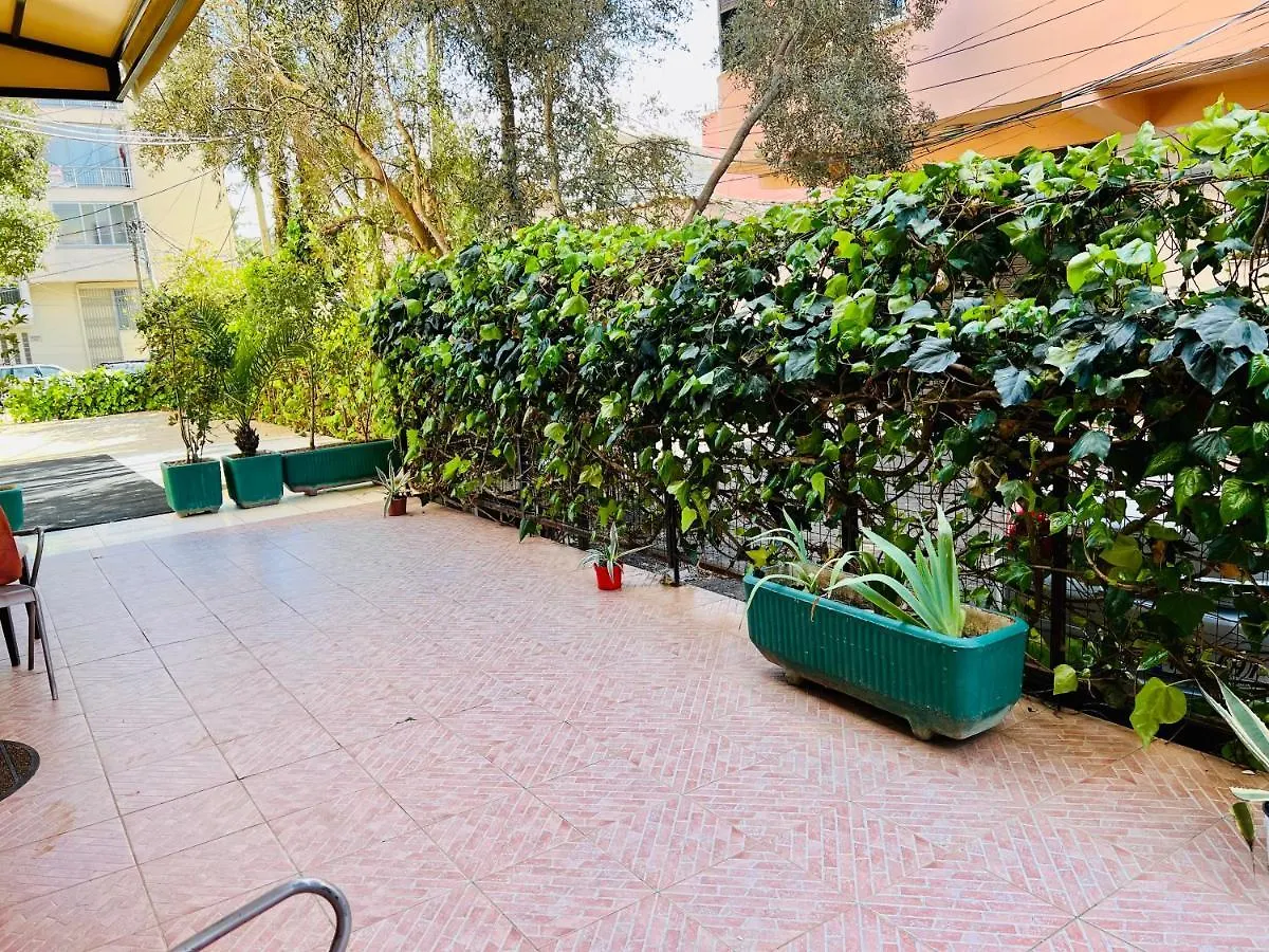 Zarina Guesthouse Tirana 0*,  Albania